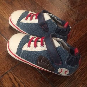 Robeez Baseball shoes boy size 5